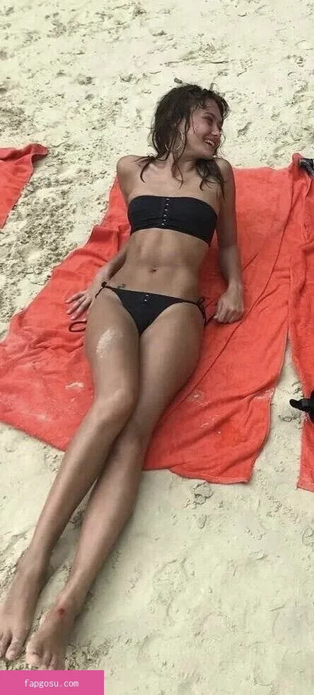 Ella Purnell