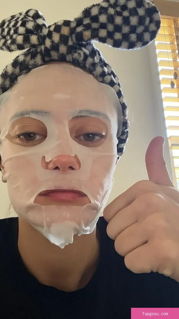 Ella Purnell