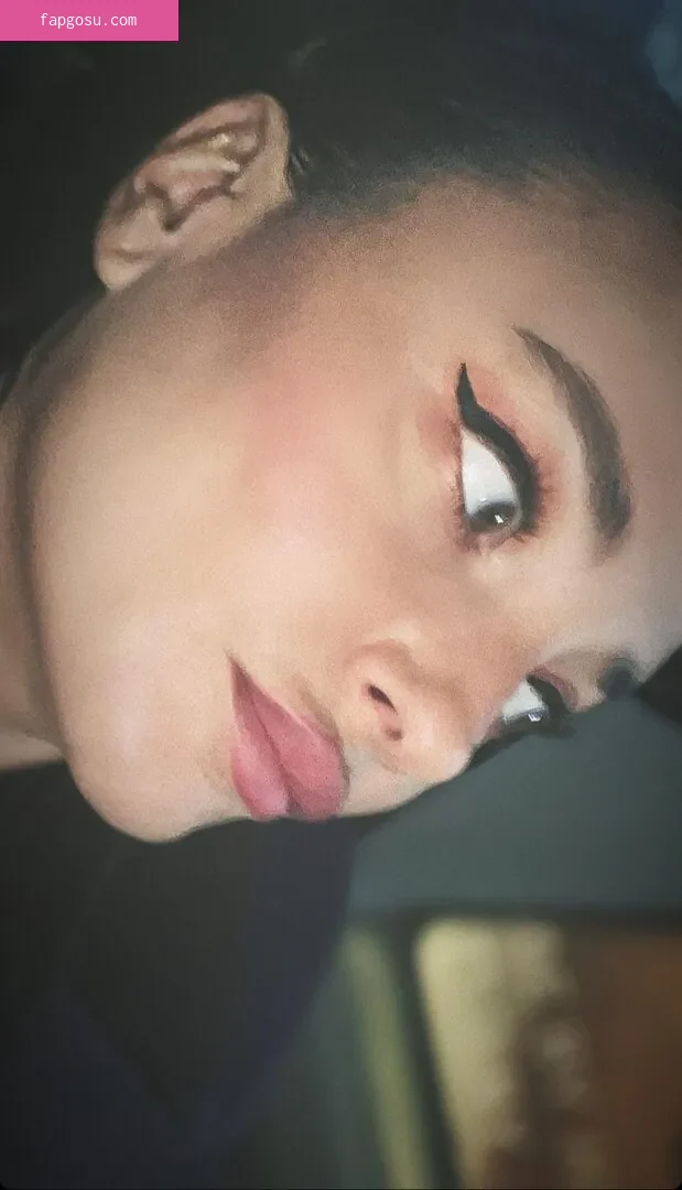 Gizzi Erskine