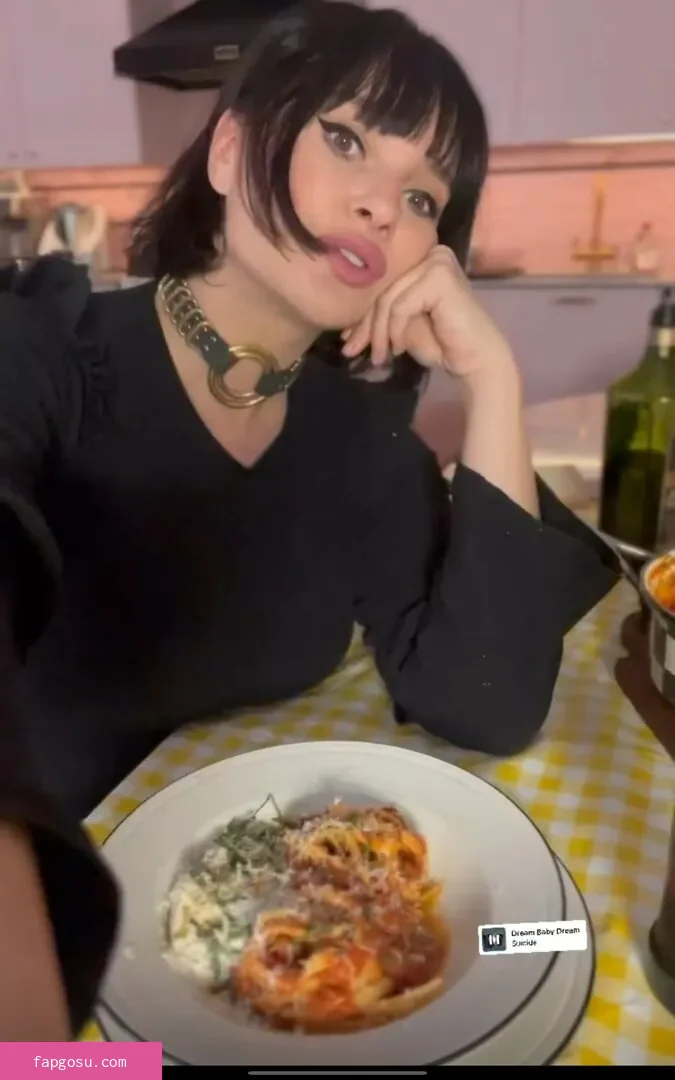 Gizzi Erskine