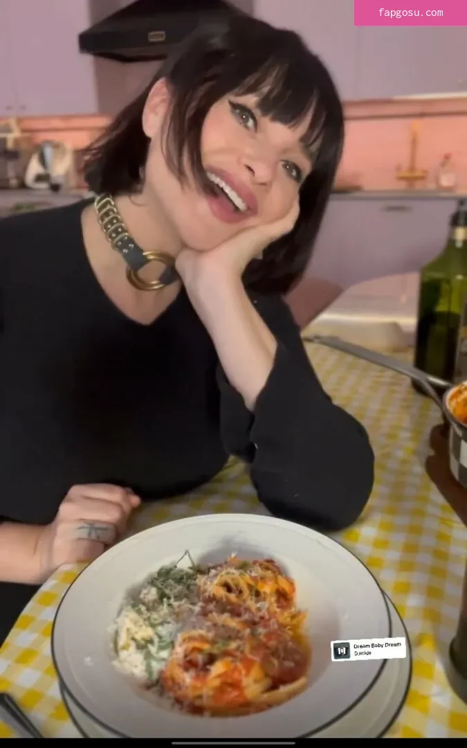 Gizzi Erskine