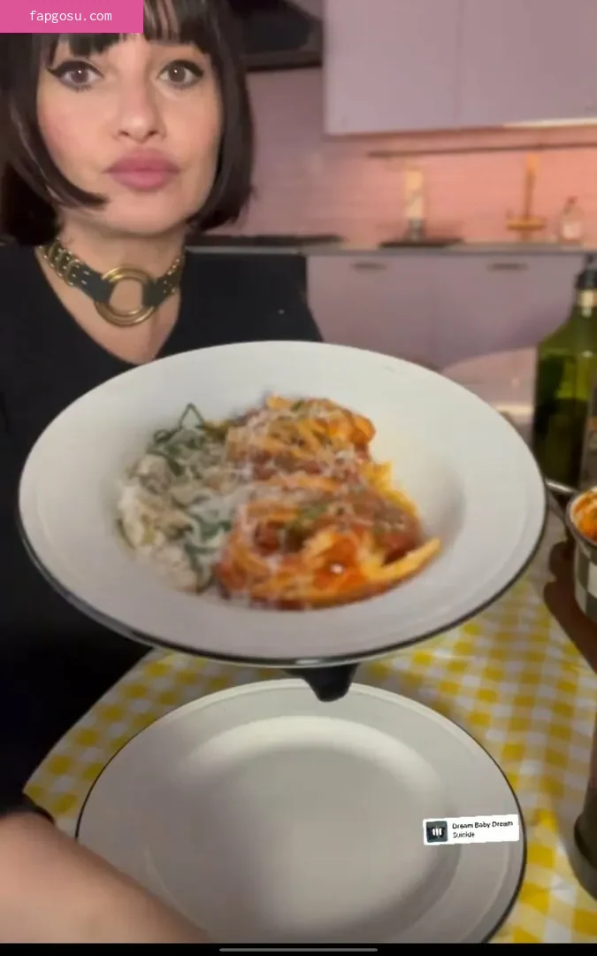 Gizzi Erskine