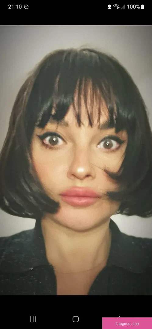 Gizzi Erskine