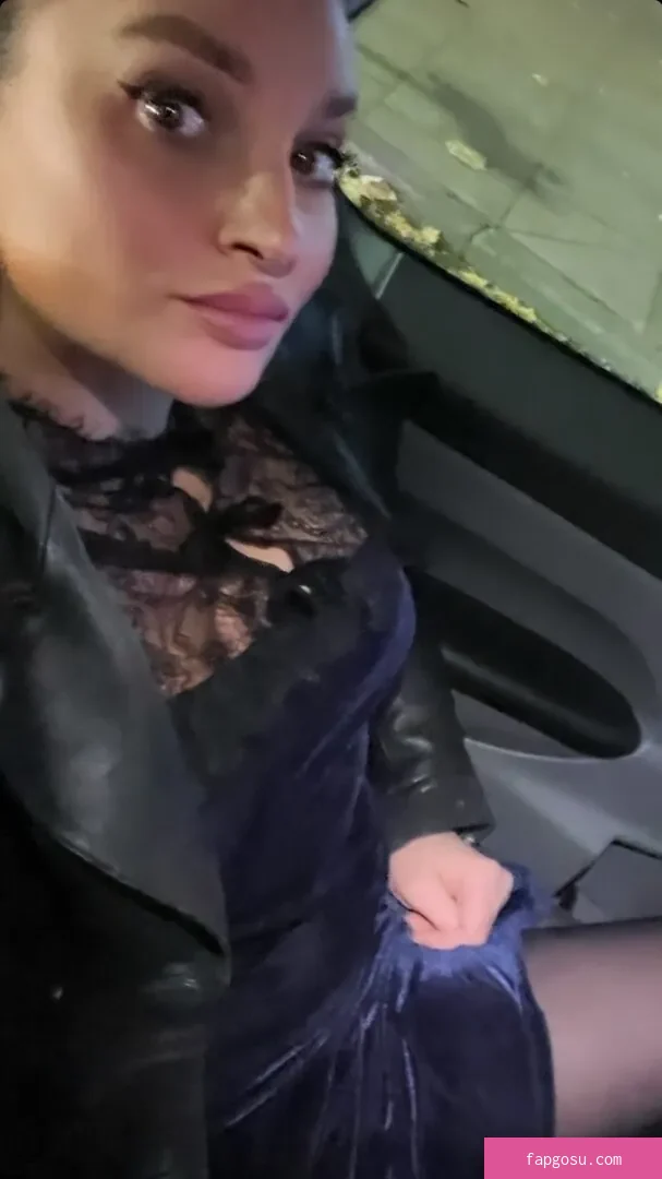 Gizzi Erskine