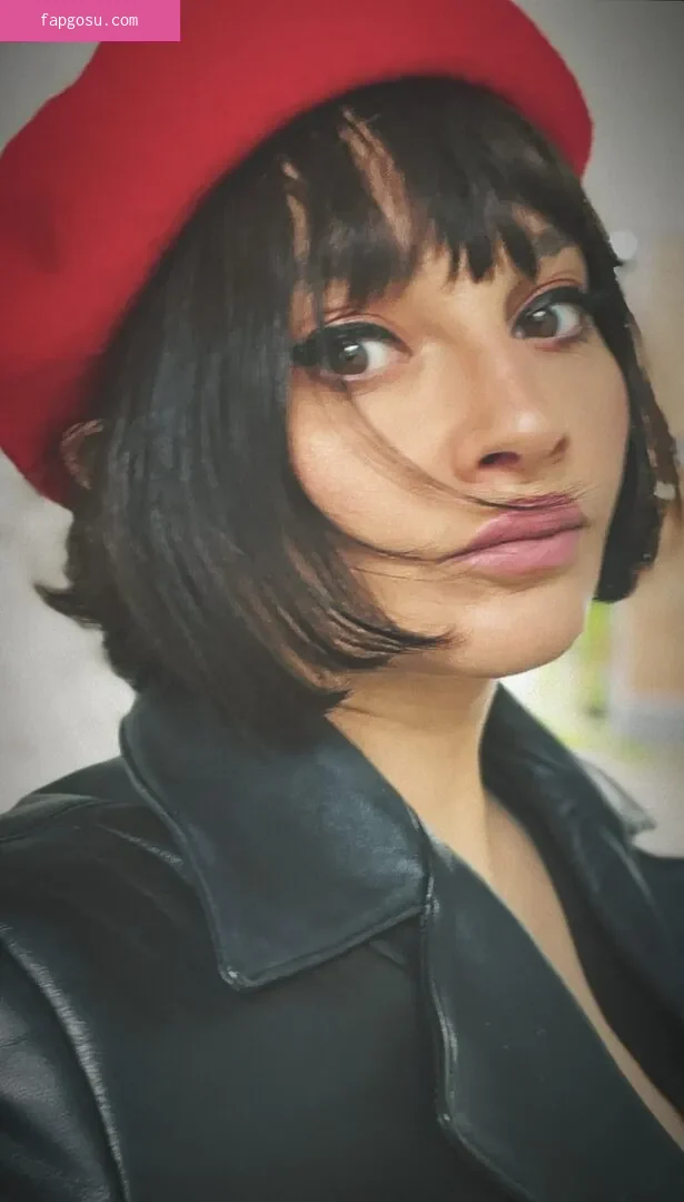 Gizzi Erskine