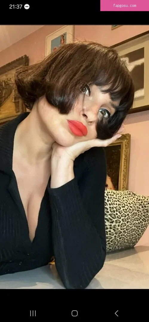 Gizzi Erskine
