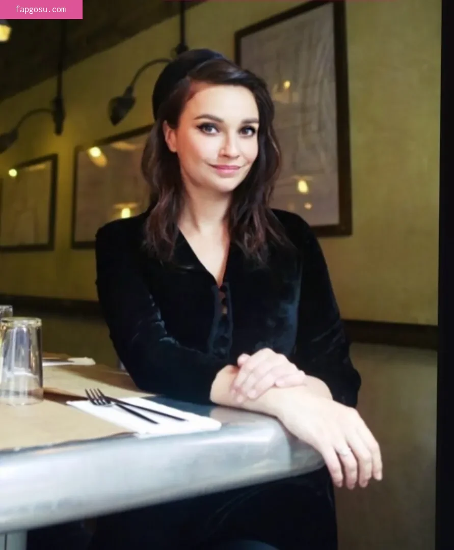 Gizzi Erskine