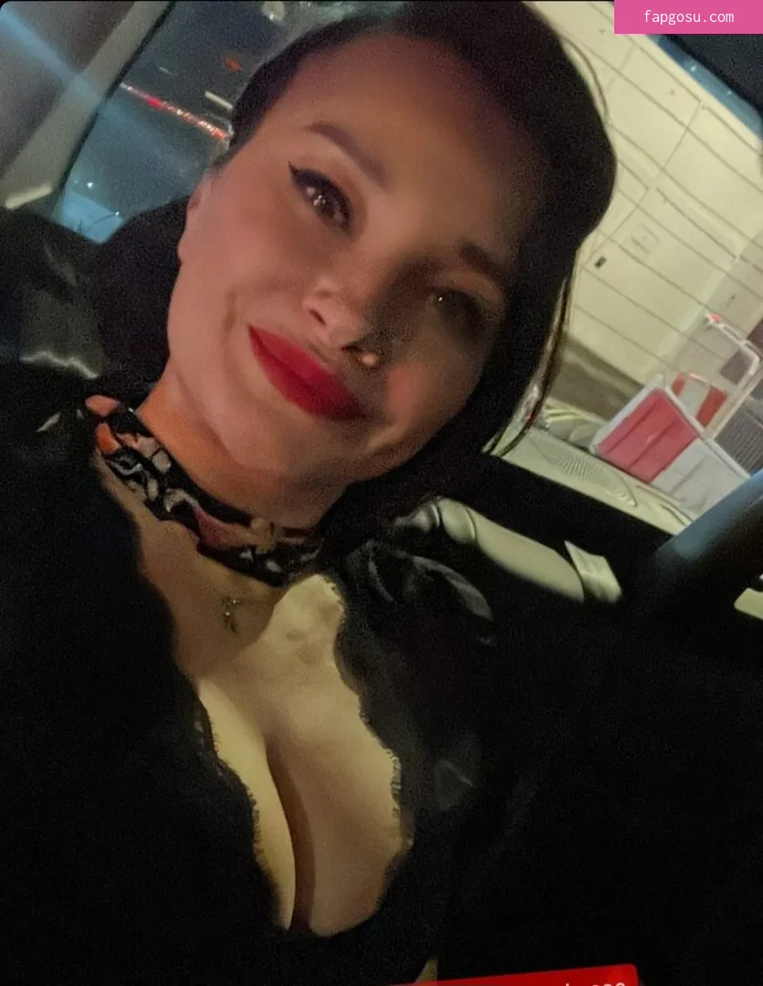 Gizzi Erskine