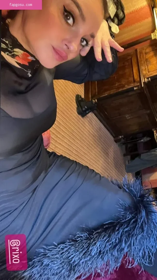 Gizzi Erskine