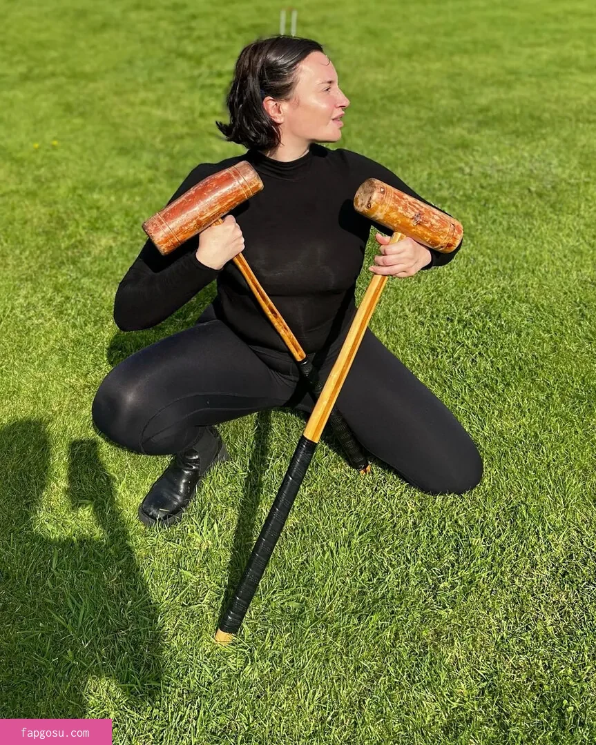 Gizzi Erskine
