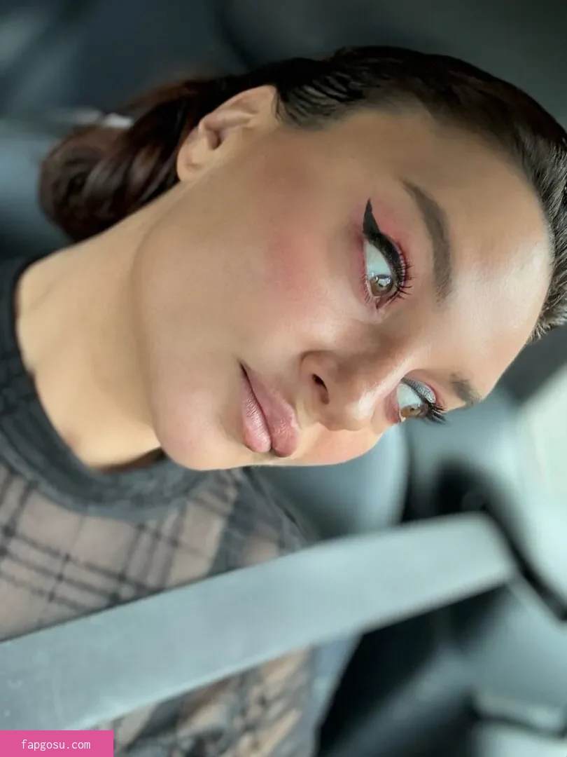 Gizzi Erskine
