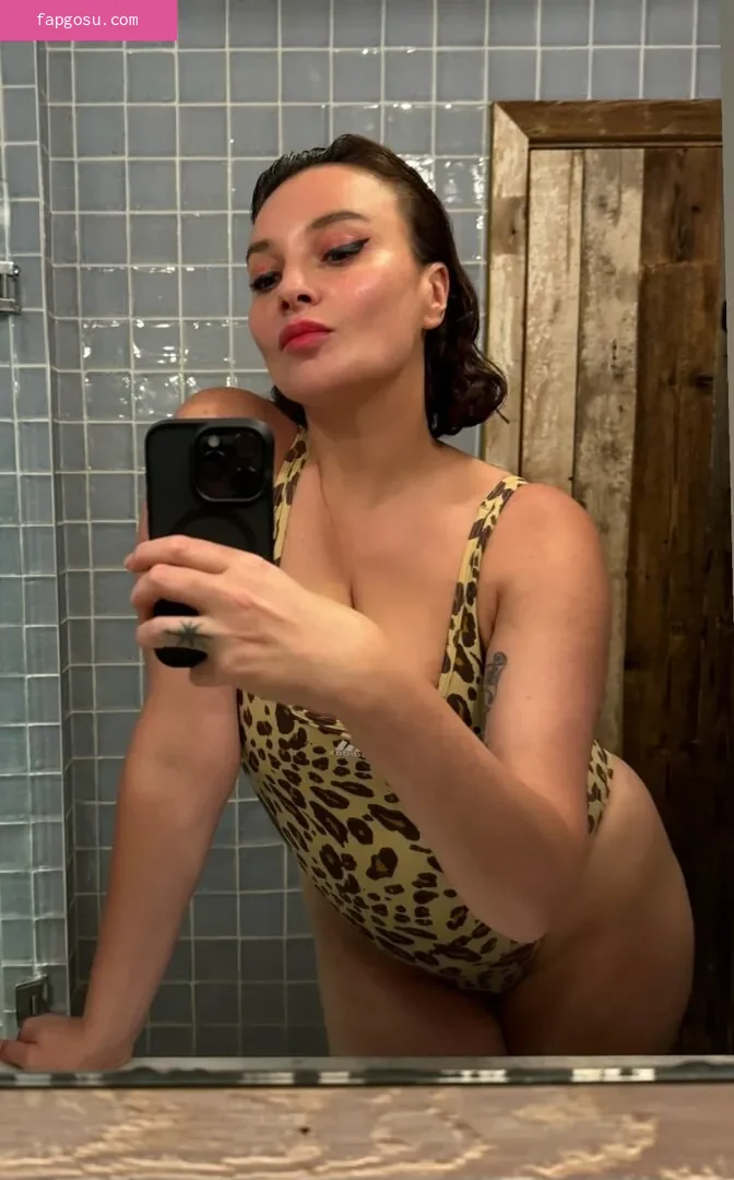 Gizzi Erskine
