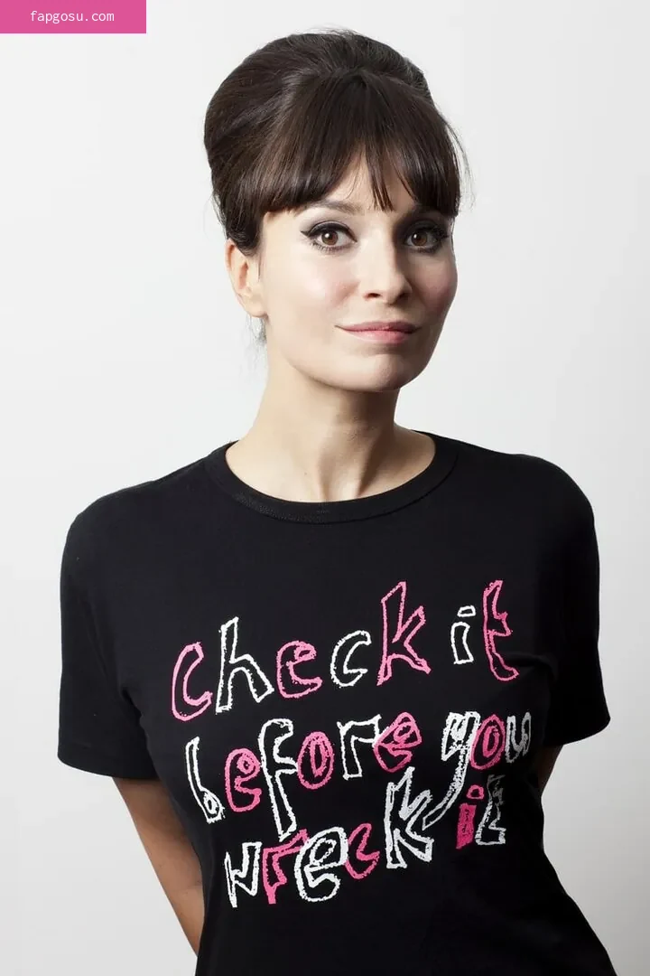 Gizzi Erskine
