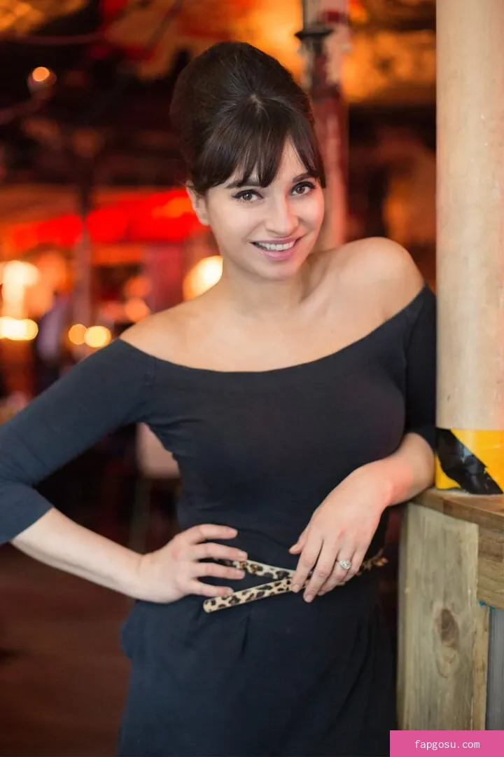 Gizzi Erskine