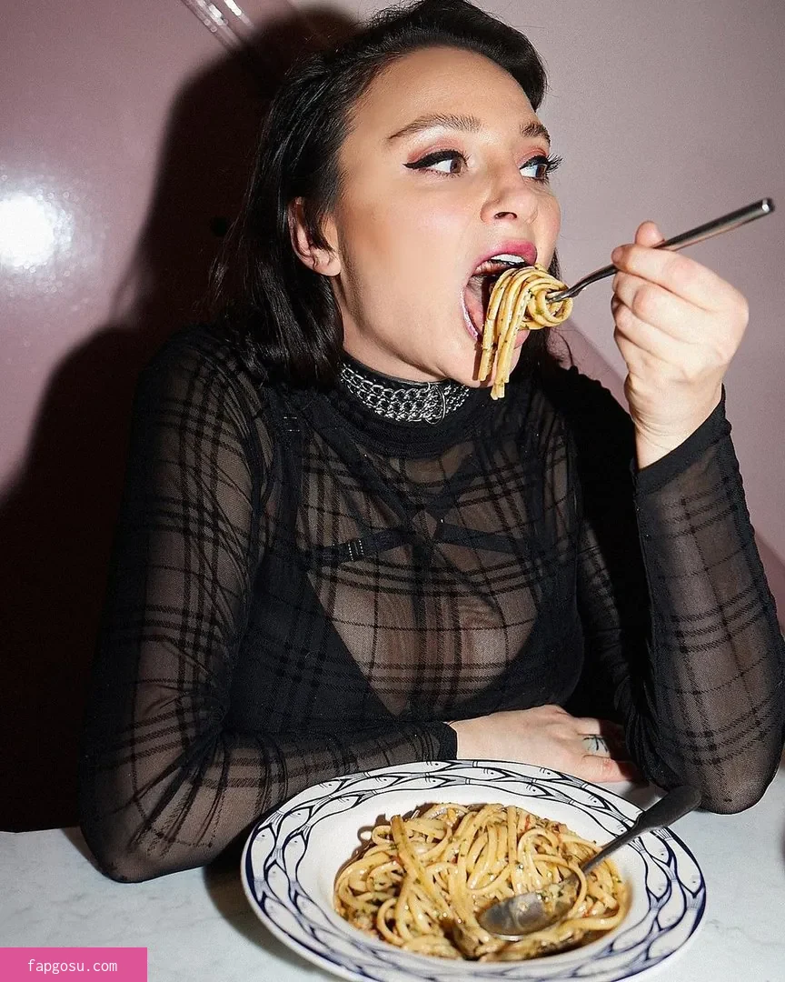 Gizzi Erskine