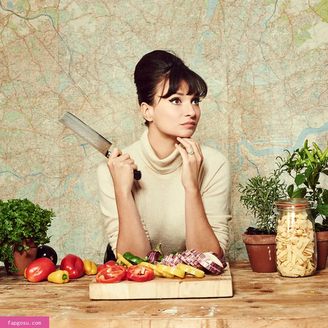 Gizzi Erskine