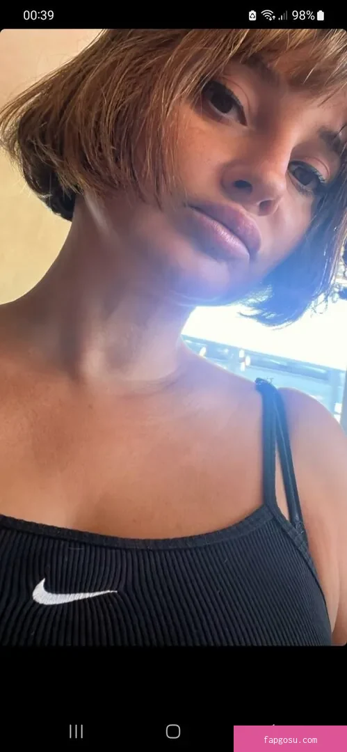 Gizzi Erskine