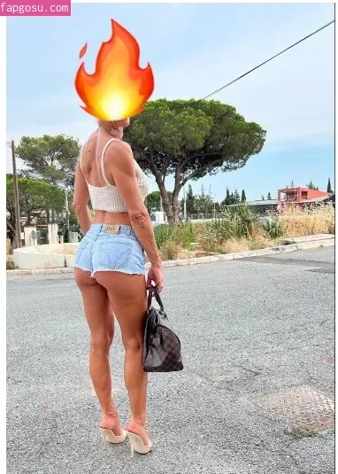Hotwives XXX
