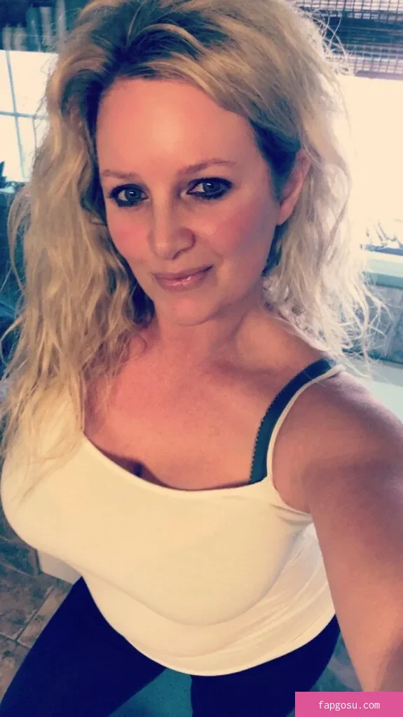 Hotwives XXX