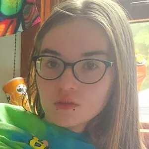 izzy_hellbourne