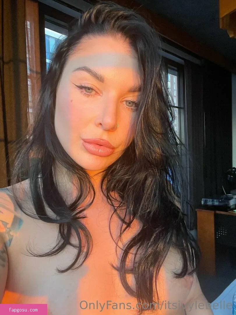 Ivy Lebelle