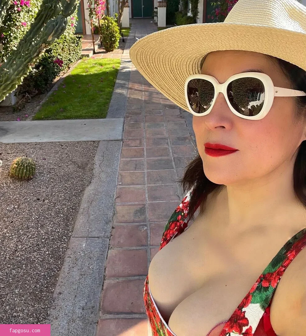 Jennifer Tilly