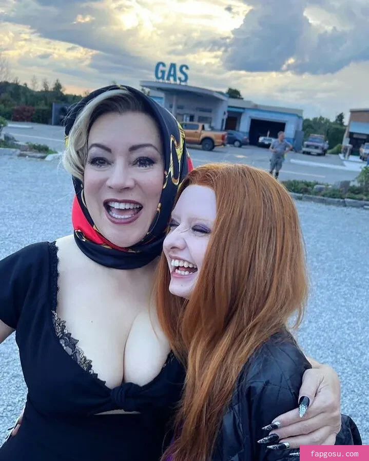 Jennifer Tilly