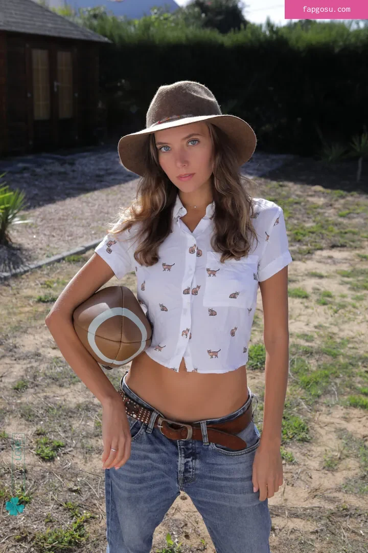 Katya Clover