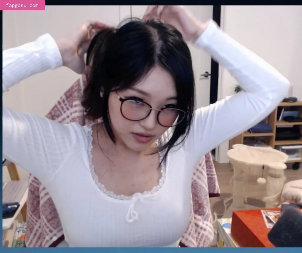 Kang Hee Yoon