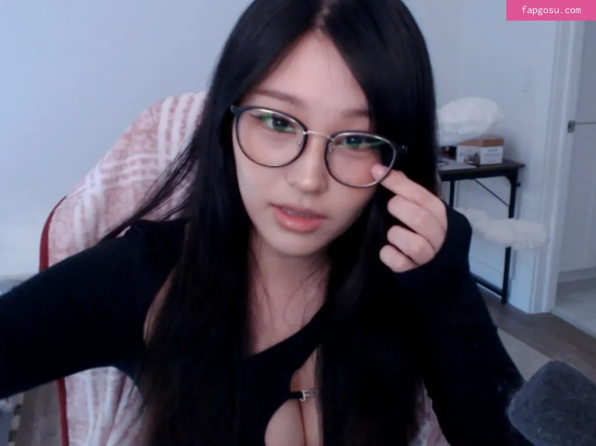 Kang Hee Yoon