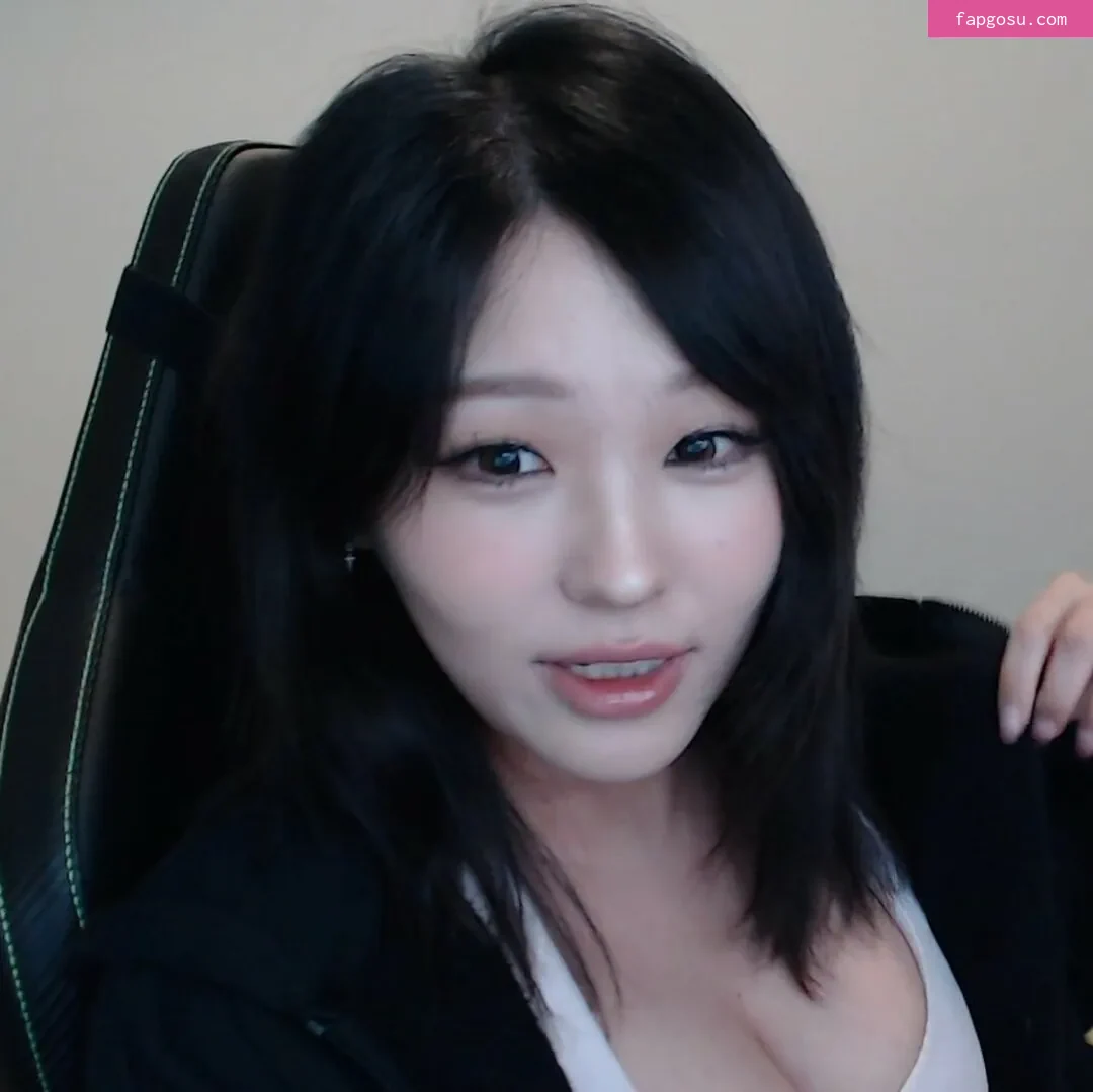 Kang Hee Yoon