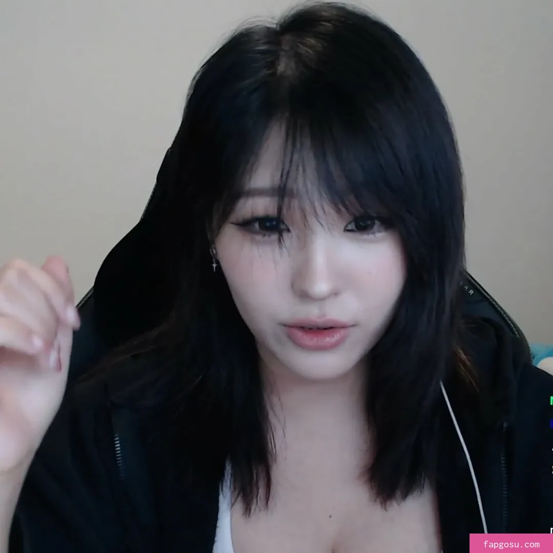 Kang Hee Yoon