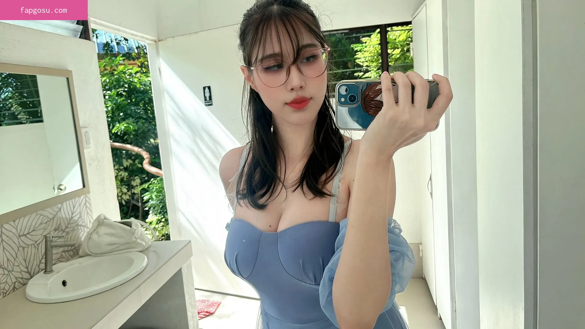 Kura Onee-san