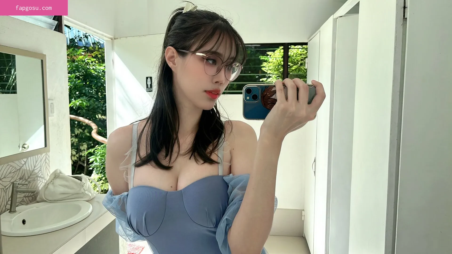 Kura Onee-san