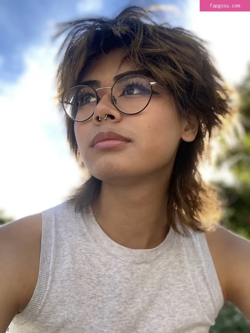 Kiyana Vi