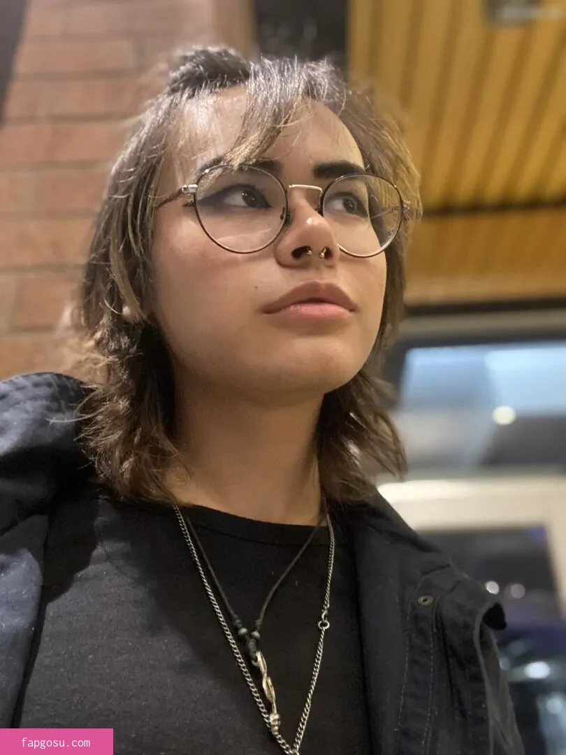 Kiyana Vi