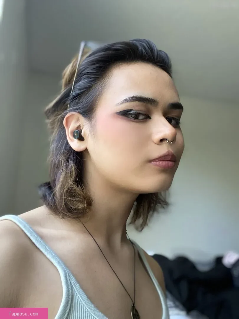 Kiyana Vi