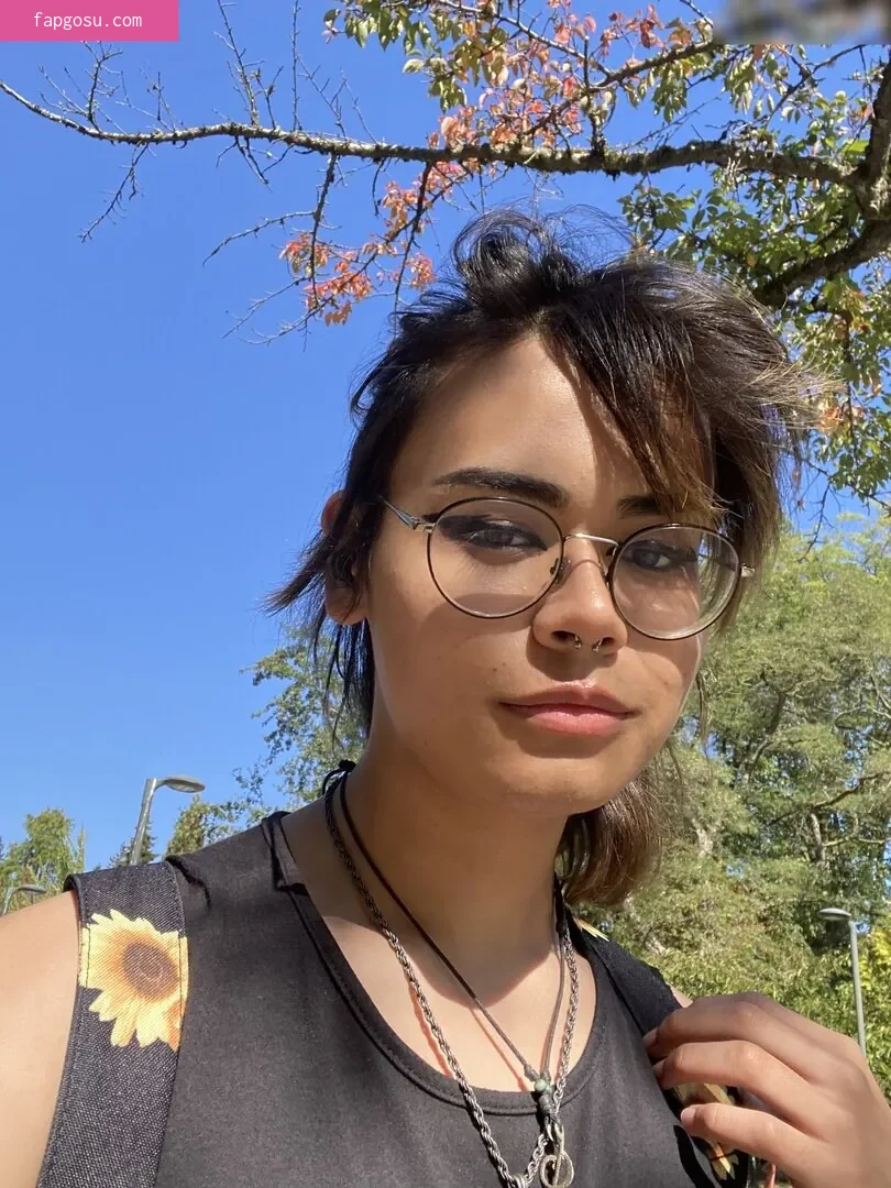 Kiyana Vi