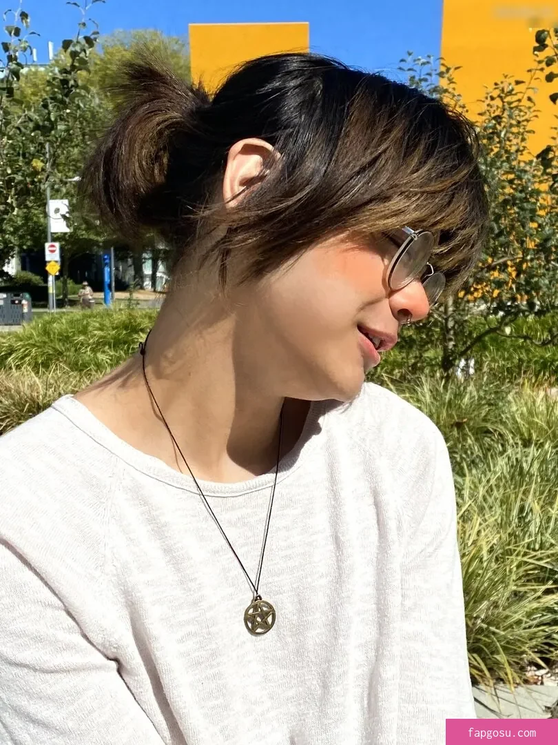 Kiyana Vi