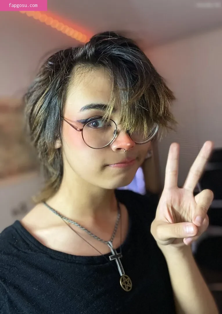 Kiyana Vi