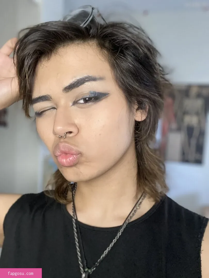 Kiyana Vi