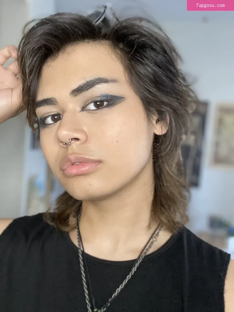 Kiyana Vi