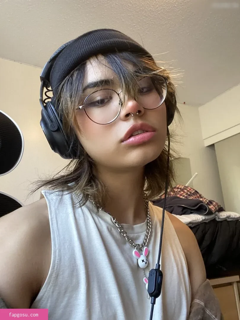 Kiyana Vi