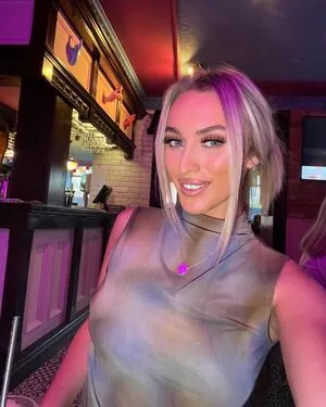 Lauren Day content