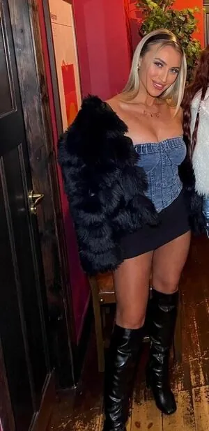 Lauren Day content