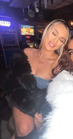 Lauren Day content