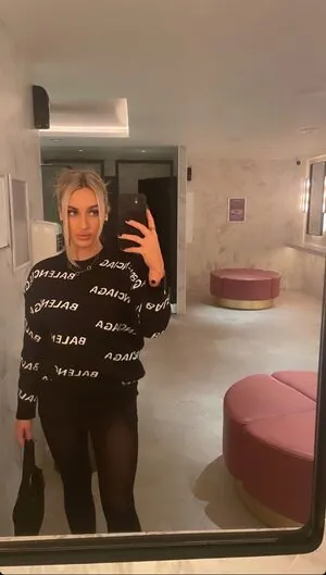 Lauren Day content