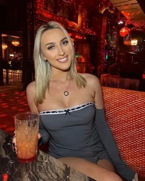 Lauren Day content