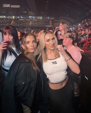 Lauren Day content