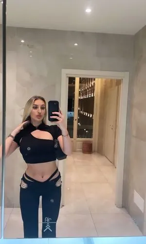 Lauren Day content